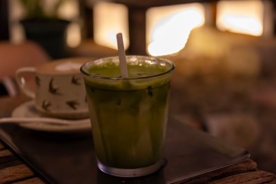 Zo maak je de perfecte iced matcha latte thuis