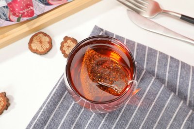 Dit theetje van koffiekersen is opeens overal te vinden