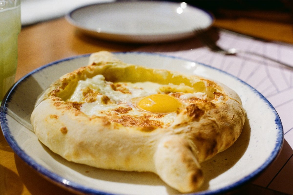 Khachapuri is het Georgische kaasbrood dat nu viral gaat